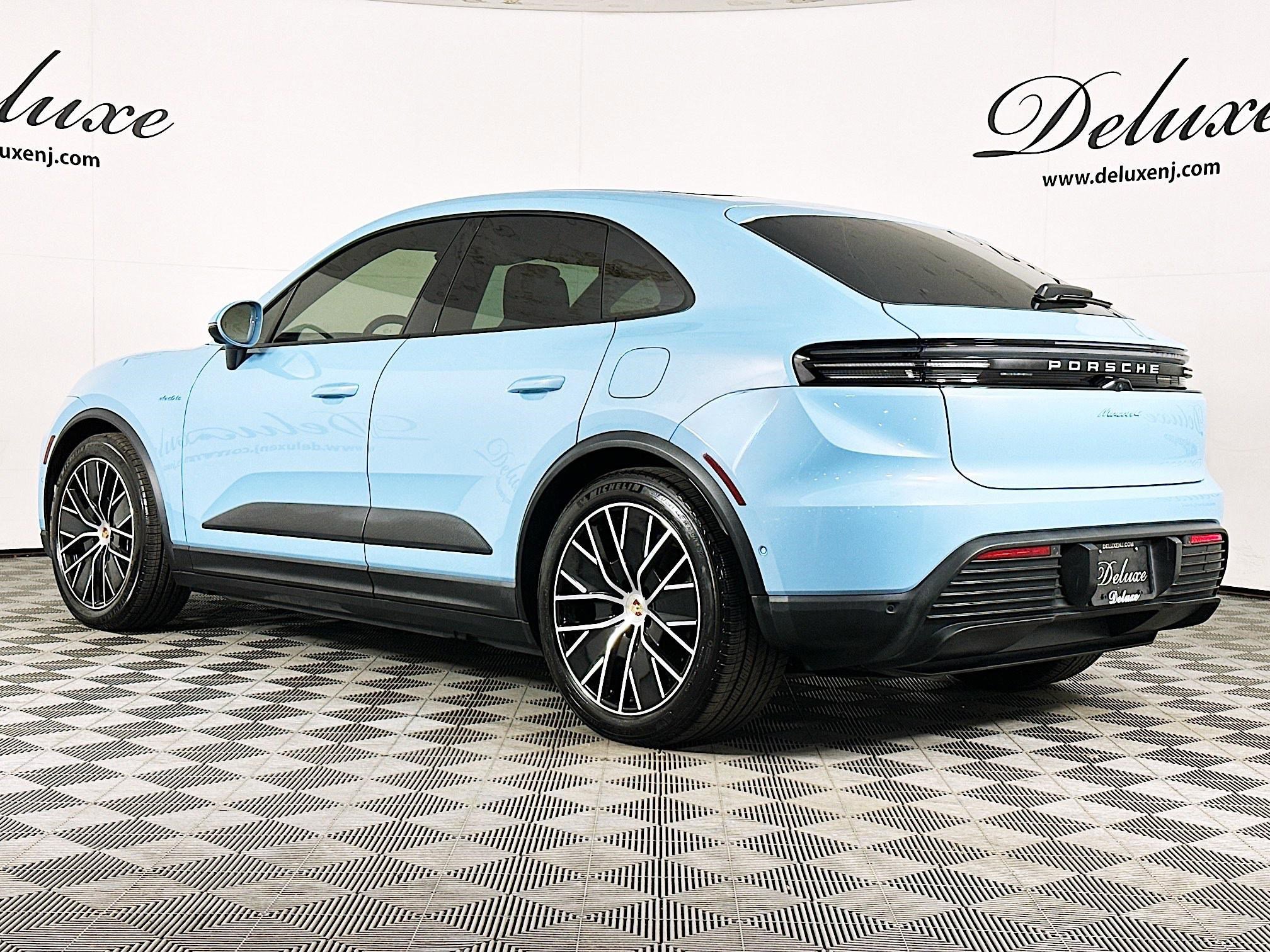Used 2024 Porsche Macan 4 Electric w/ Premium Package AWD/4WD image 4