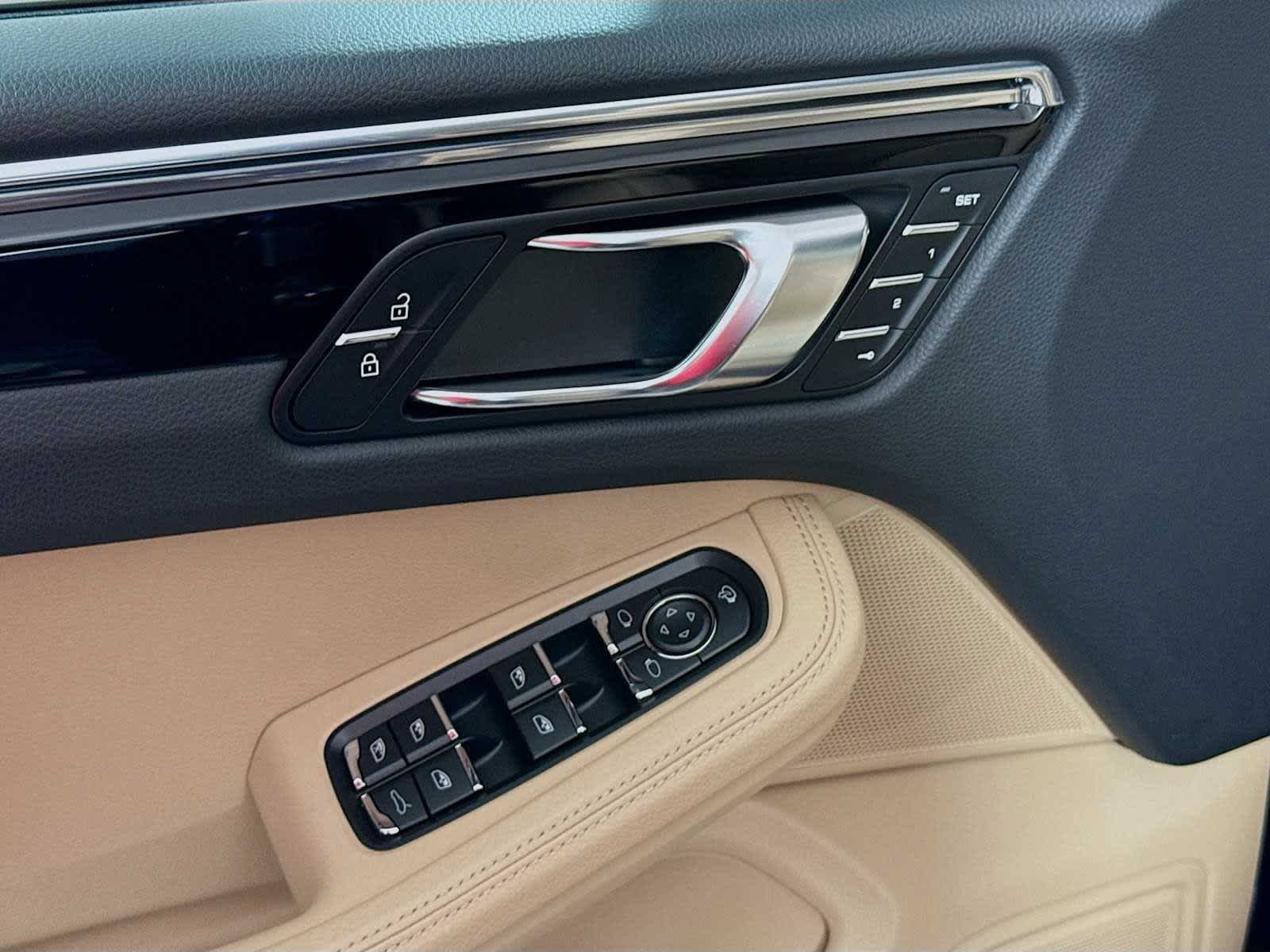 New 2025 Porsche Macan AWD/4WD image 14