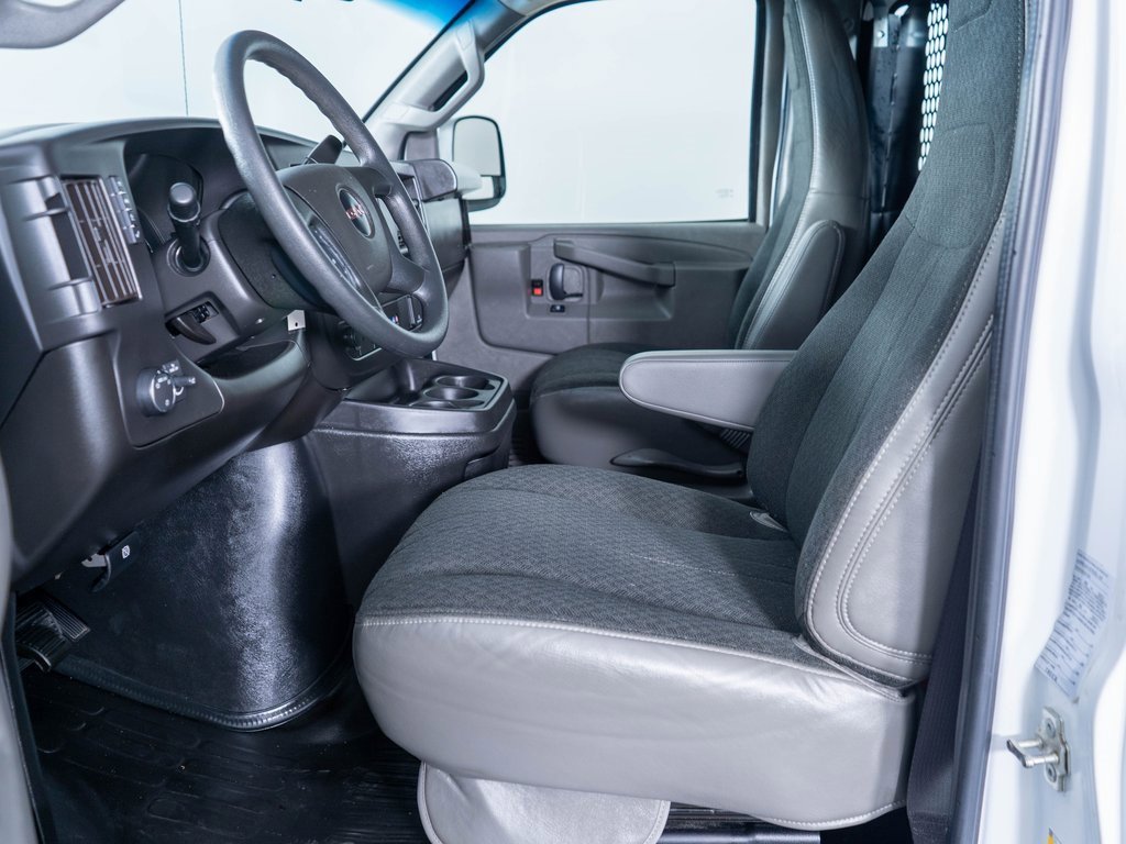 Used 2022 GMC Savana 2500 w/ Driver Convenience Package image 18