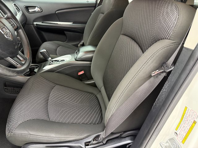 Used 2019 Dodge Journey SE image 25