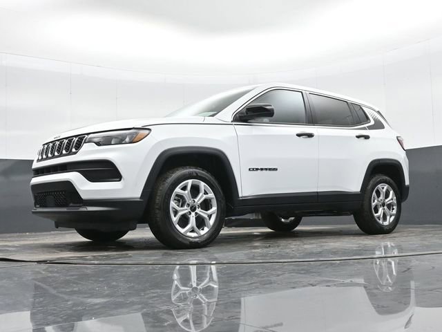 Used 2025 Jeep Compass Sport w/ Mopar Graphics Package AWD/4WD image 42