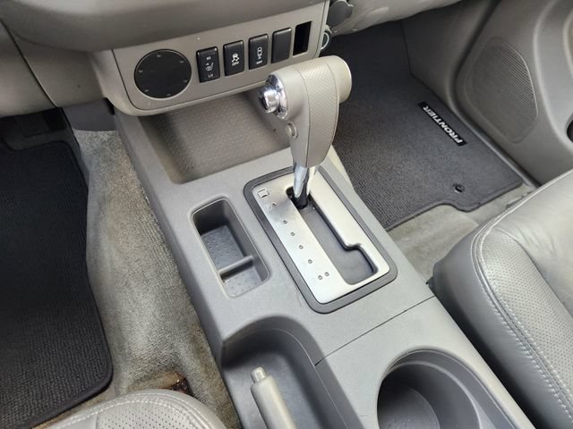Used 2015 Nissan Frontier SL RWD image 22