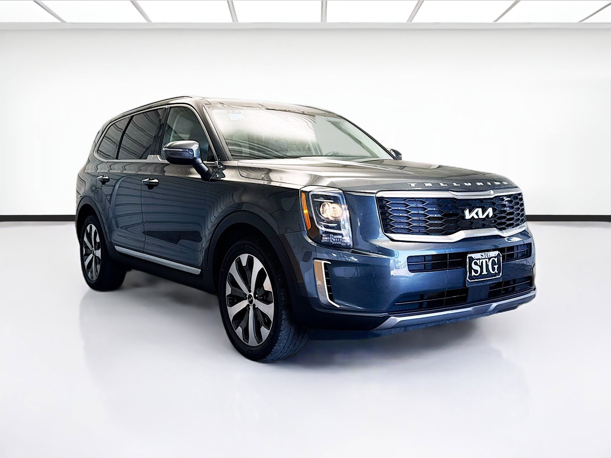 Used 2022 Kia Telluride S image 3