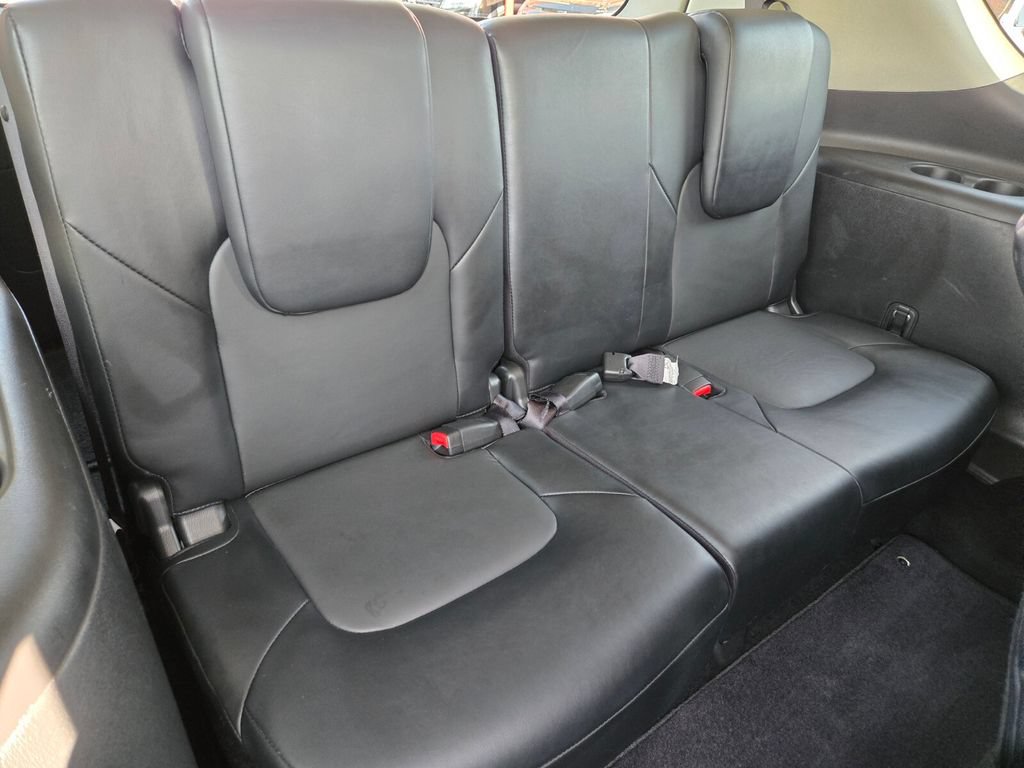 Used 2024 Nissan Armada SV AWD/4WD image 18