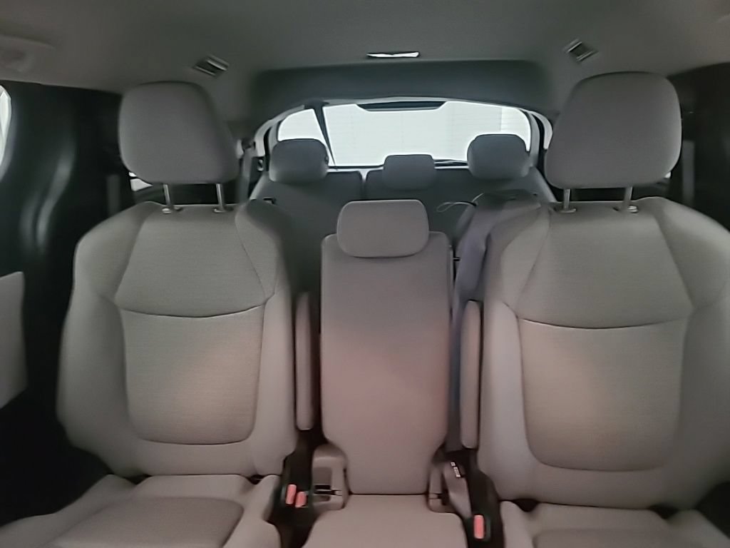 Used 2025 Toyota Sienna LE FWD image 29