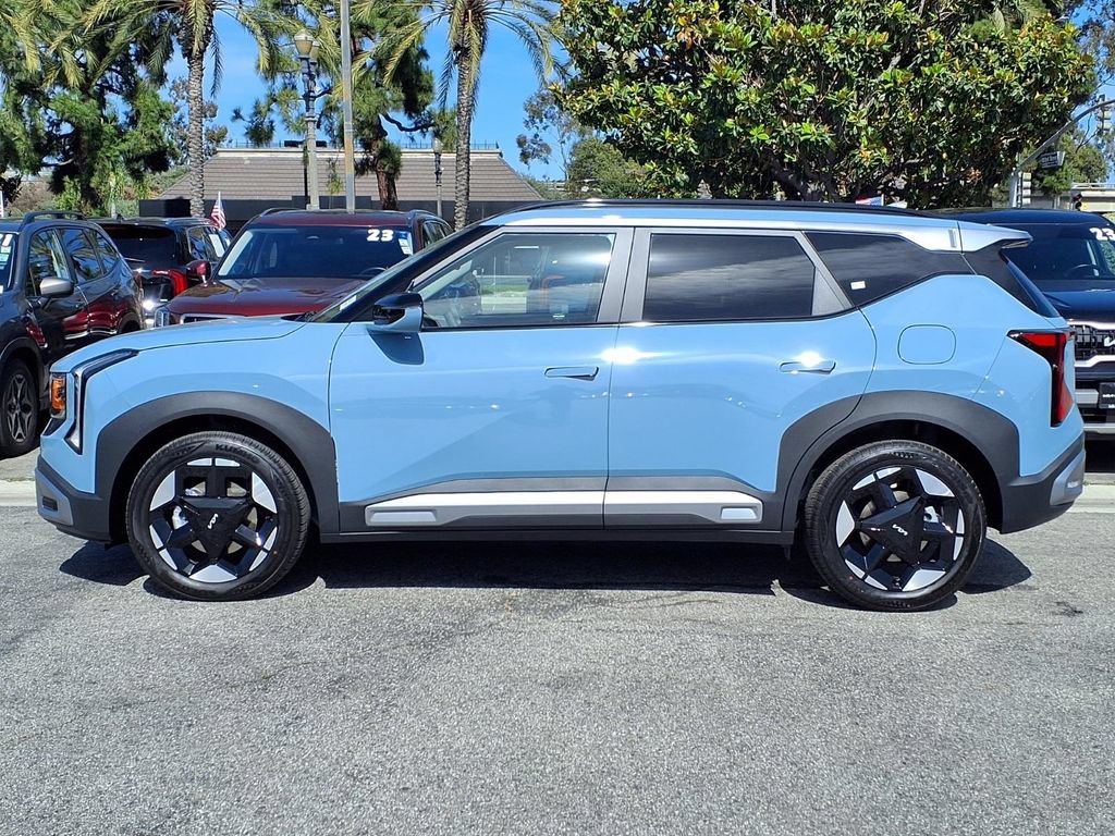 Used 2027 Kia Seltos EX FWD image 3