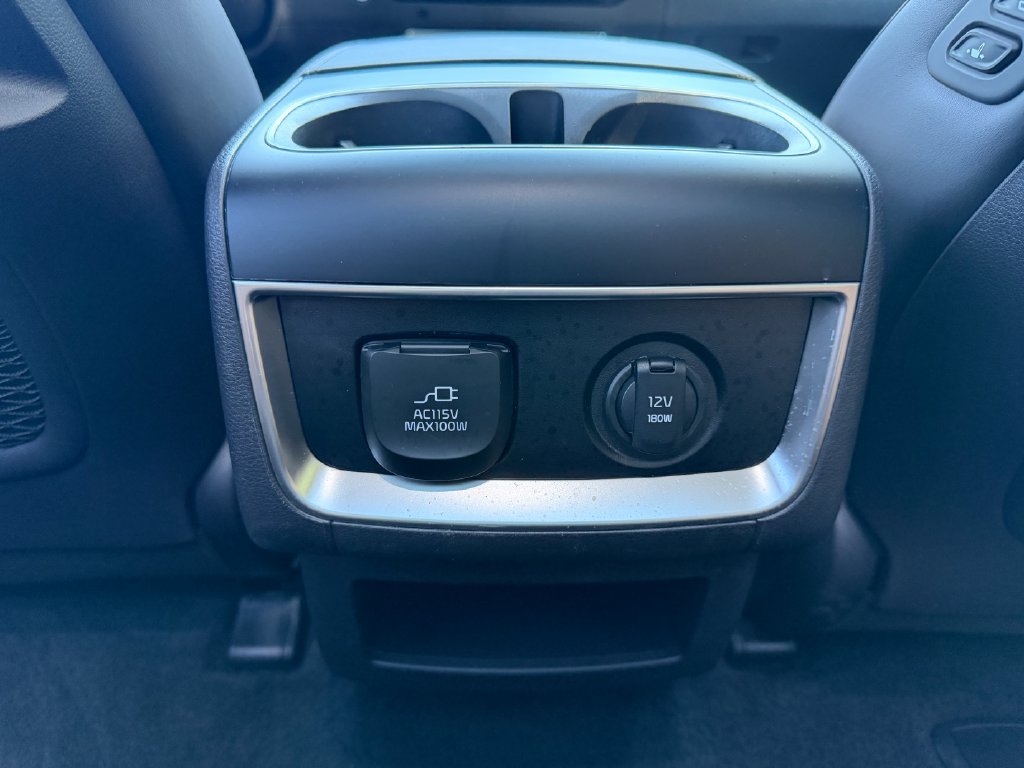 Used 2025 Kia Carnival SX w/ SX Dark Edition Package FWD image 33