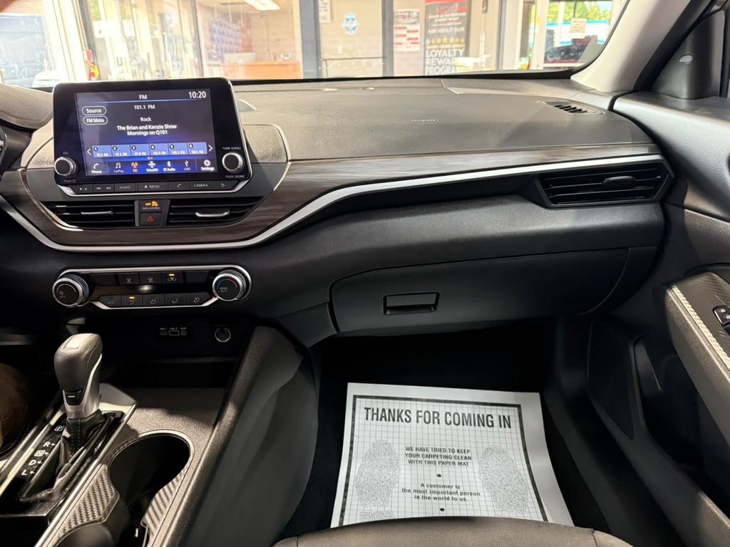 Used 2025 Nissan Altima 2.5 SV FWD image 22