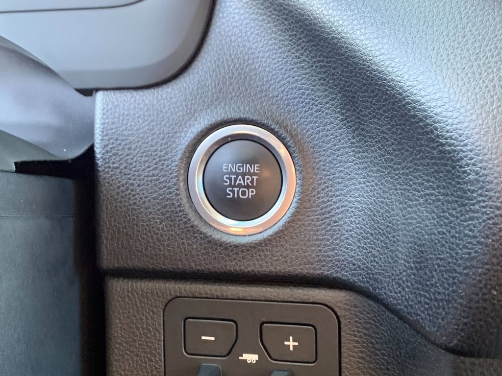 Used 2022 Toyota Tundra SR5 w/ SR5 Convenience Package image 25