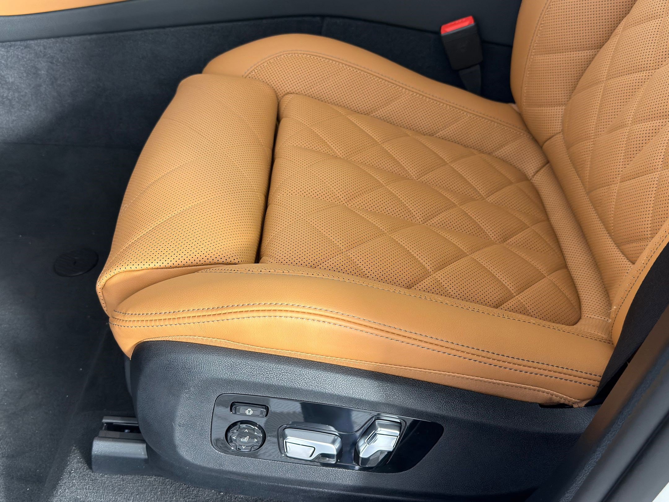 New 2026 BMW X5 sDrive40i w/ M Sport Package image 13