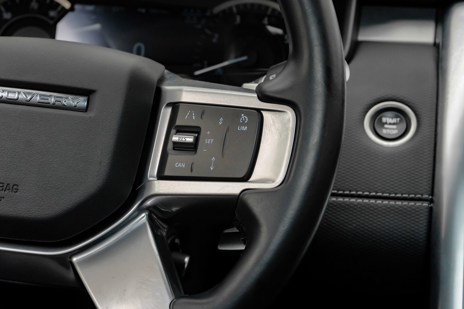 Used 2023 Land Rover Discovery S R-Dynamic image 22