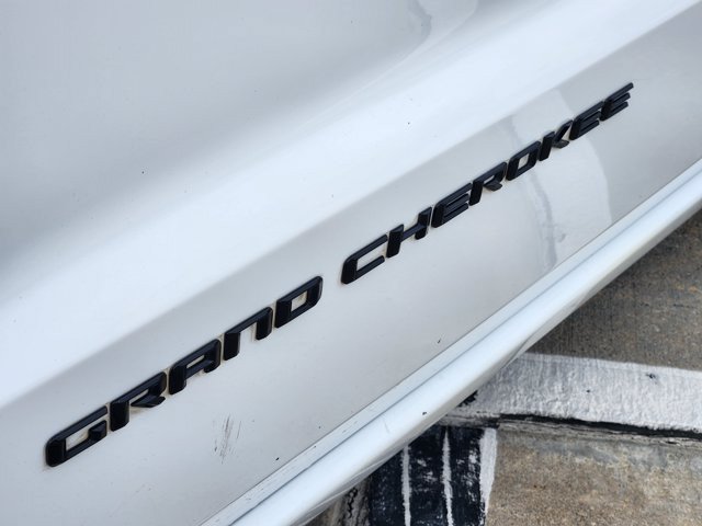 Used 2015 Jeep Grand Cherokee Altitude RWD image 11