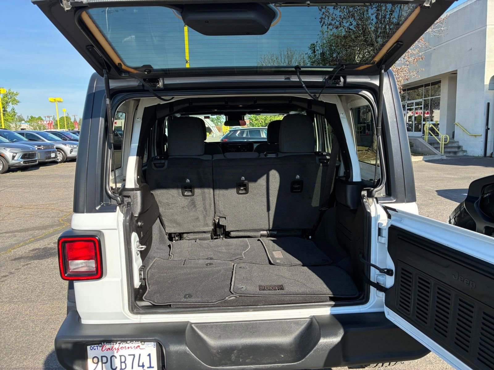 Used 2025 Jeep Wrangler Sport S image 30