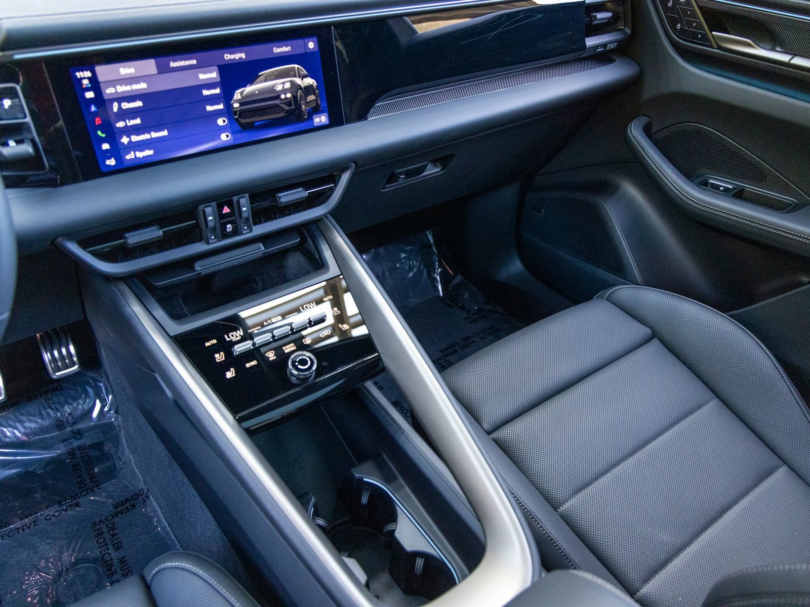 New 2026 Porsche Macan Turbo Electric image 41