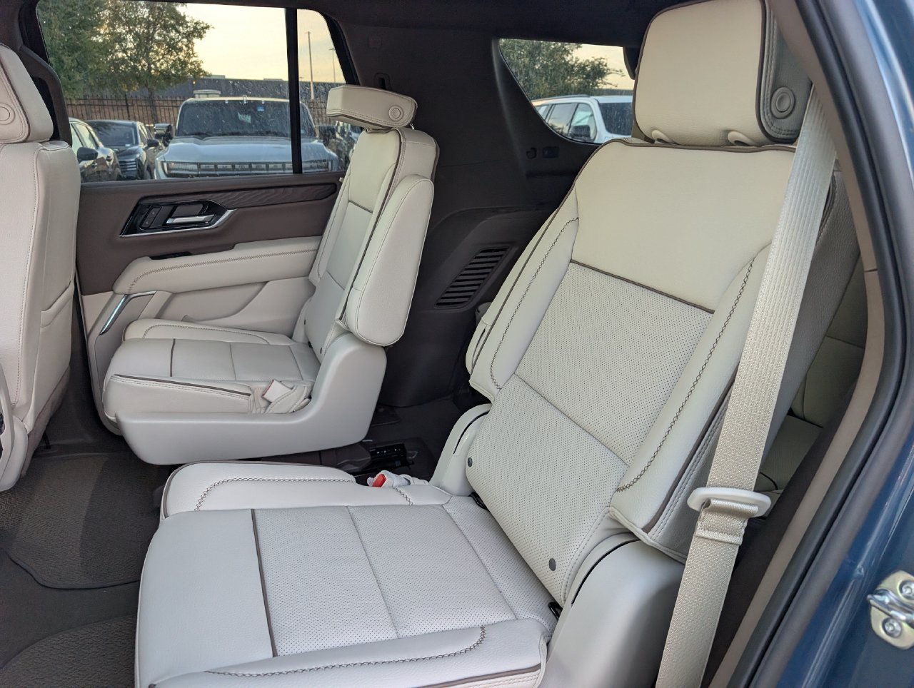 New 2027 GMC Yukon Denali w/ Advanced Technology Package AWD/4WD image 20