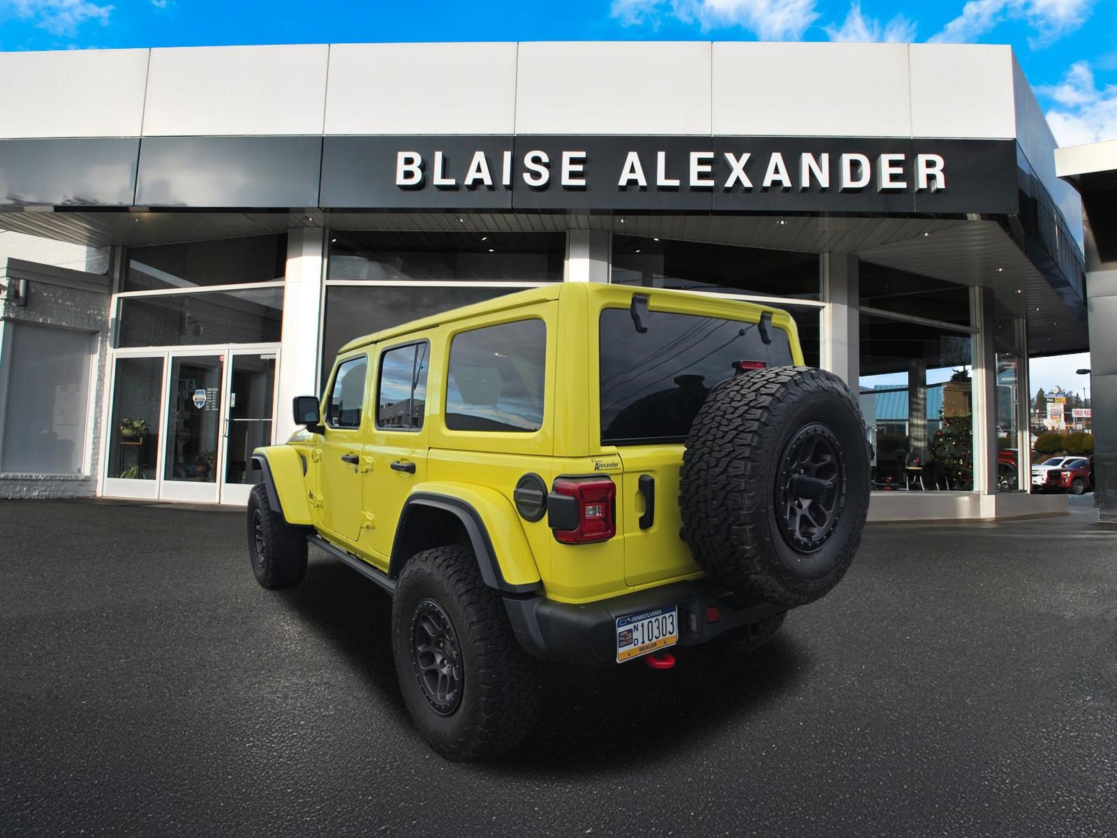 Used 2023 Jeep Wrangler Unlimited Rubicon w/ Xtreme 35 Tire Package AWD/4WD image 7