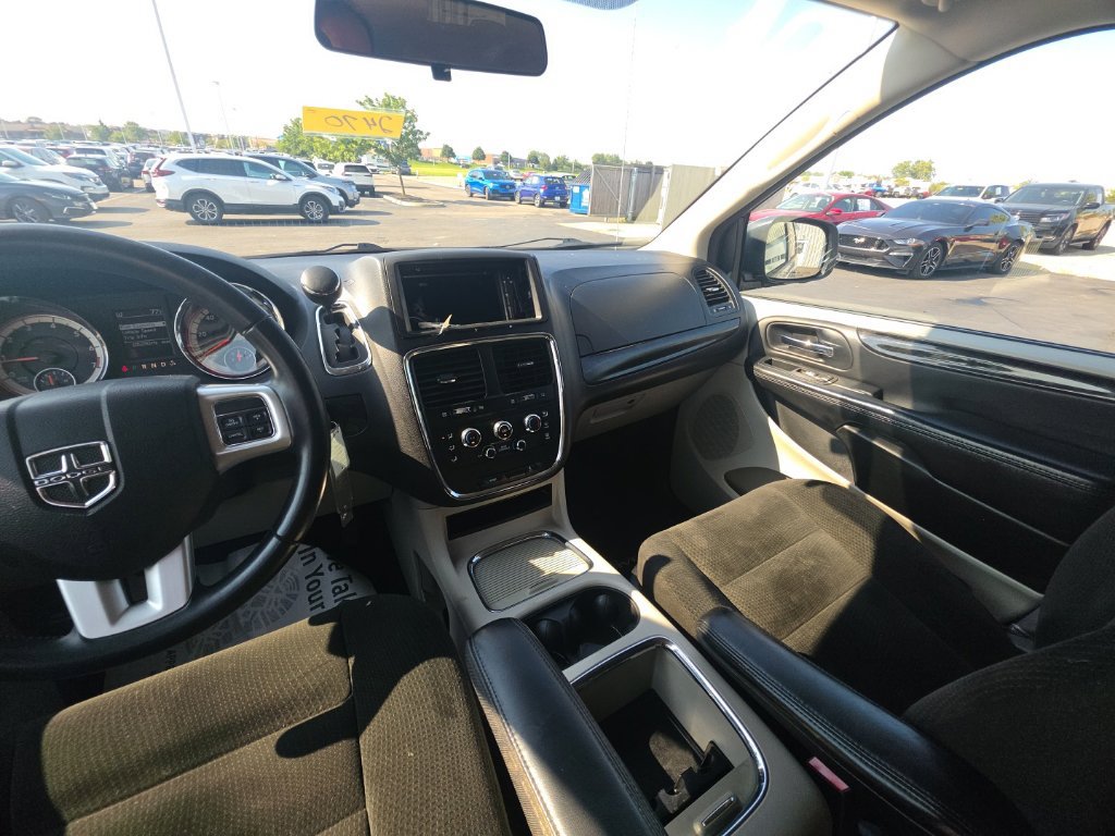 Used 2015 Dodge Grand Caravan SXT w/ Rear Park Assist Package FWD image 24