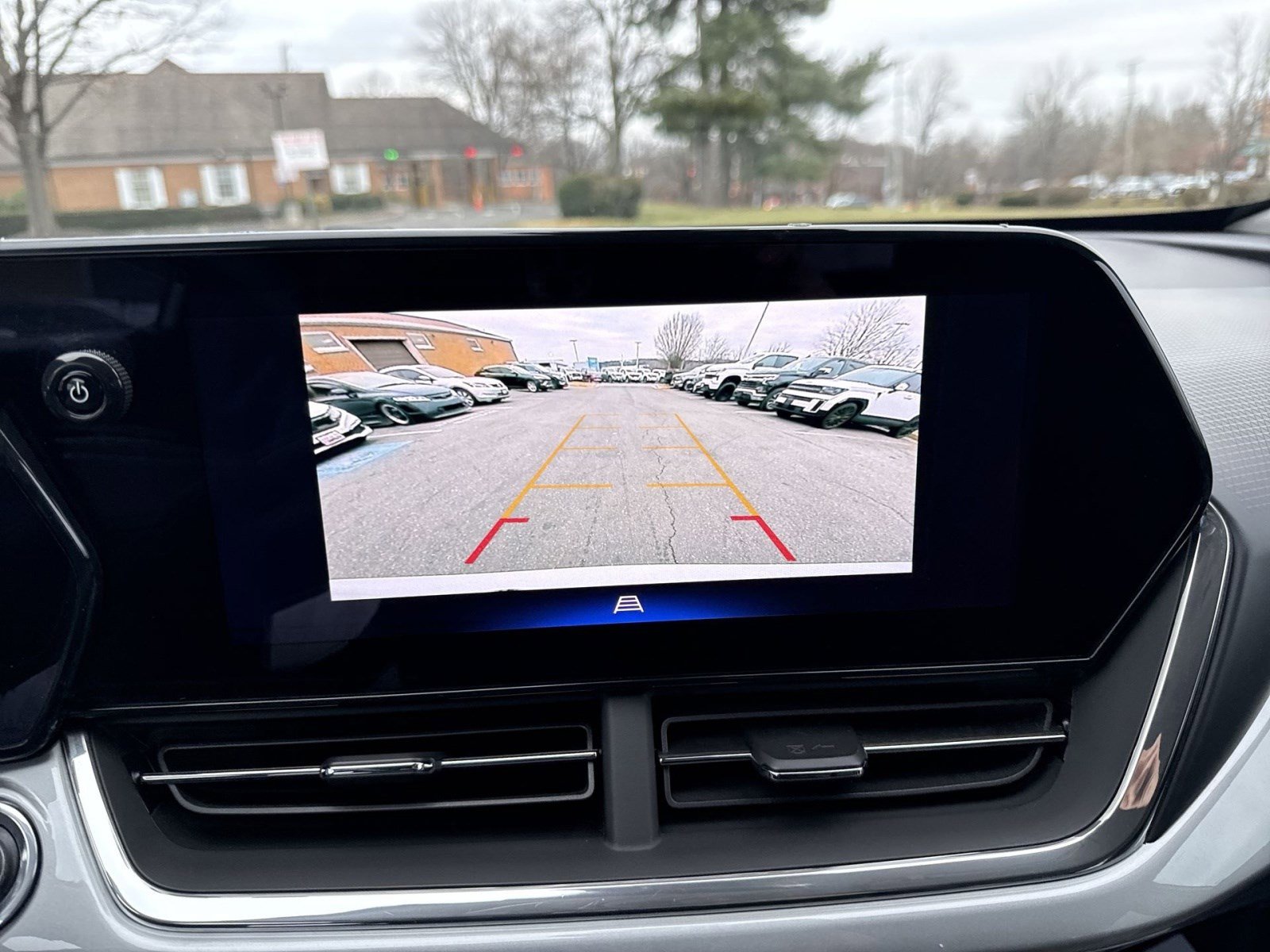 Used 2024 Chevrolet Trax LT w/ Driver Confidence Package image 17