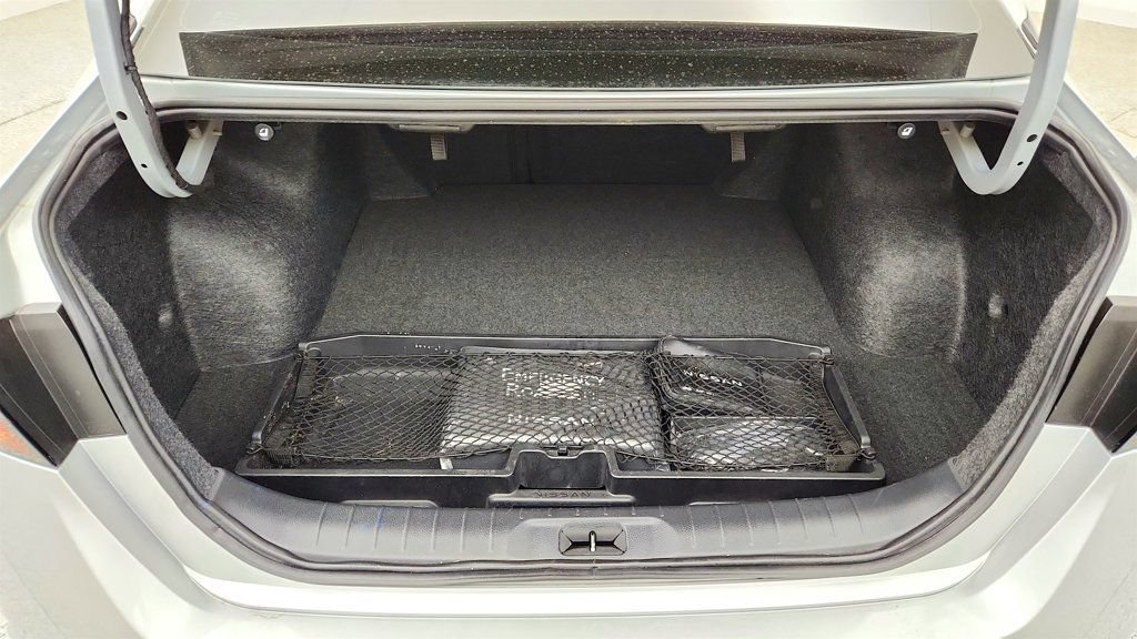 Used 2024 Nissan Altima 2.5 SR w/ SR Premium Package FWD image 22
