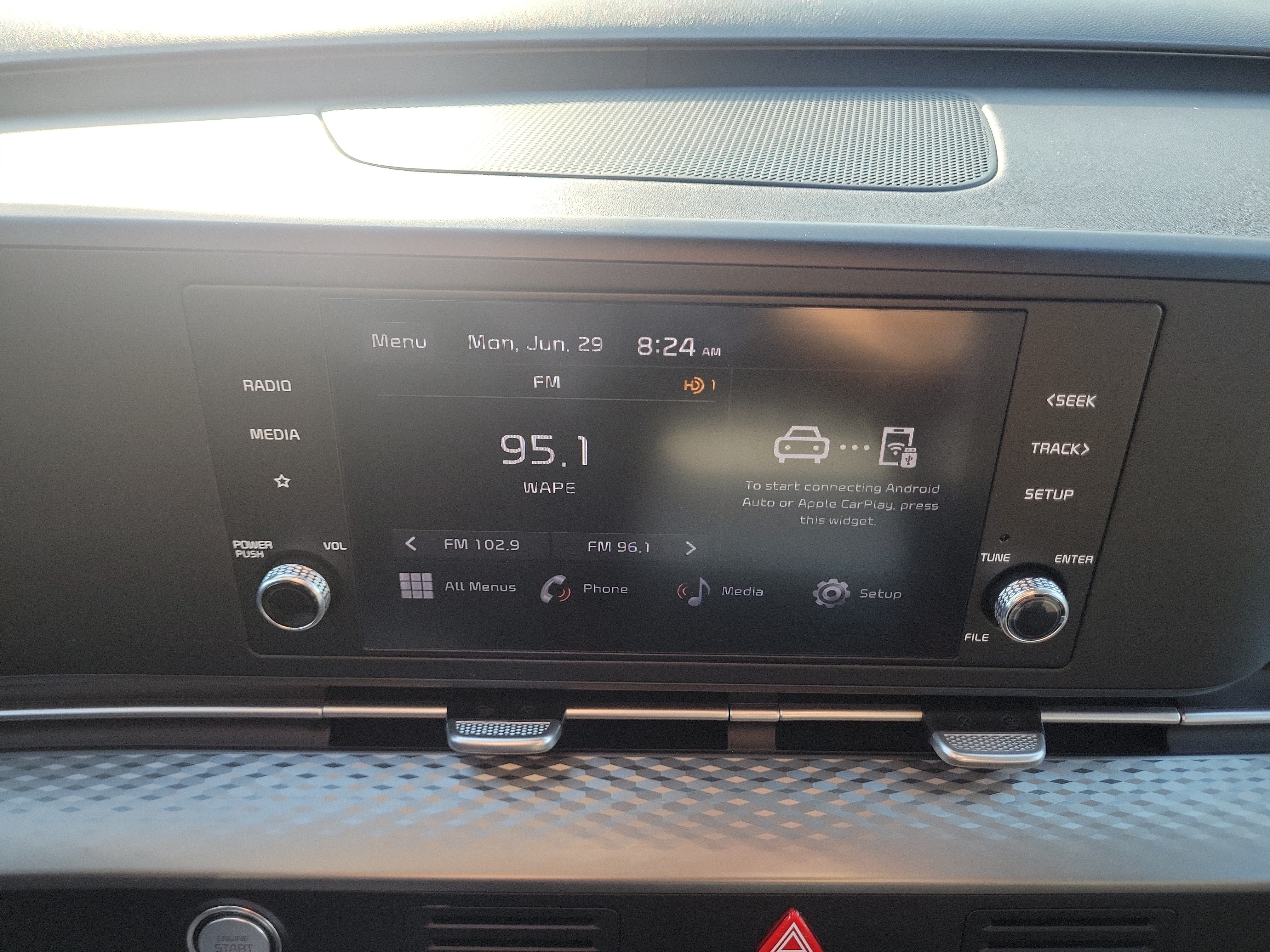 Used 2023 Kia Carnival LX FWD image 29