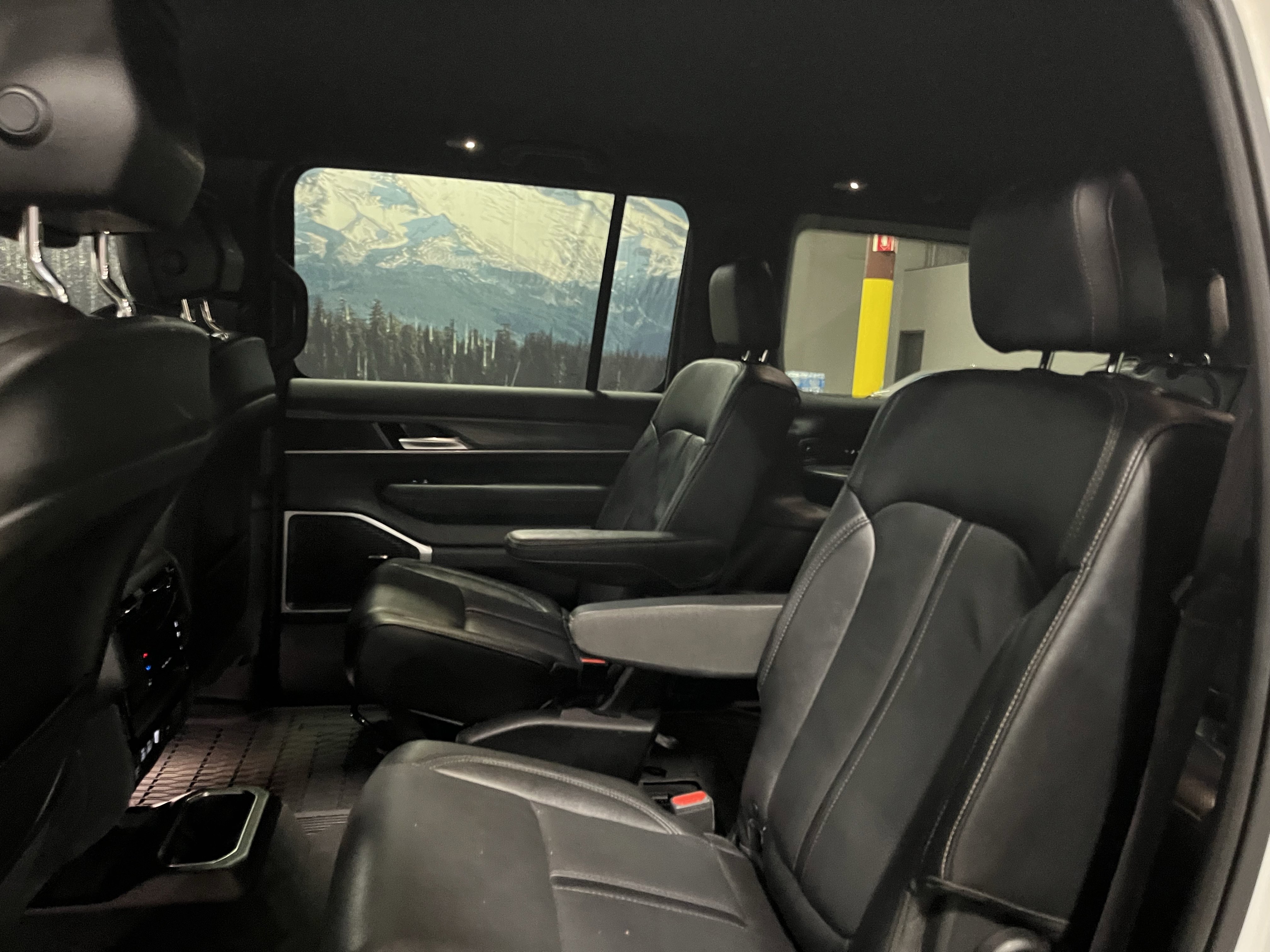 Certified 2024 Jeep Wagoneer Series III image 15