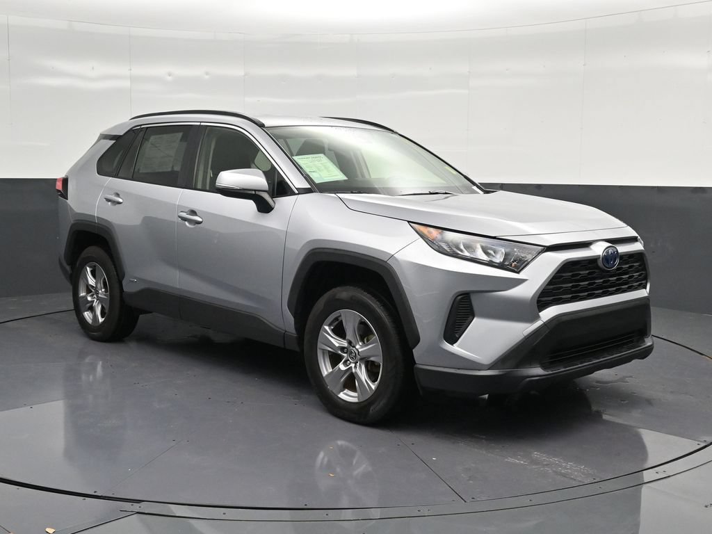 Used 2022 Toyota RAV4 LE AWD/4WD image 5