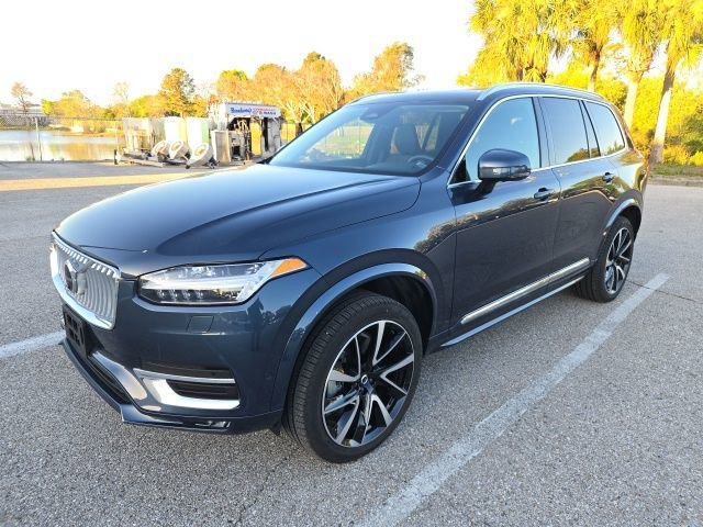 Used 2025 Volvo XC90 B5 Plus w/ Protection Package Premier image 1