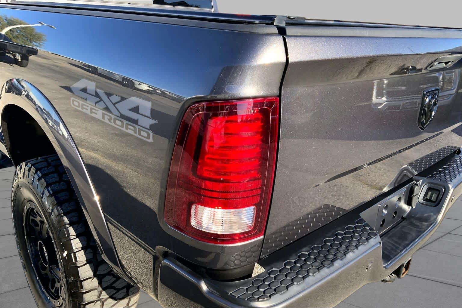 Used 2018 RAM 2500 Laramie w/ Sport Appearance Group AWD/4WD image 26