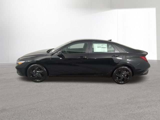 New 2026 Hyundai Elantra Sport FWD image 13