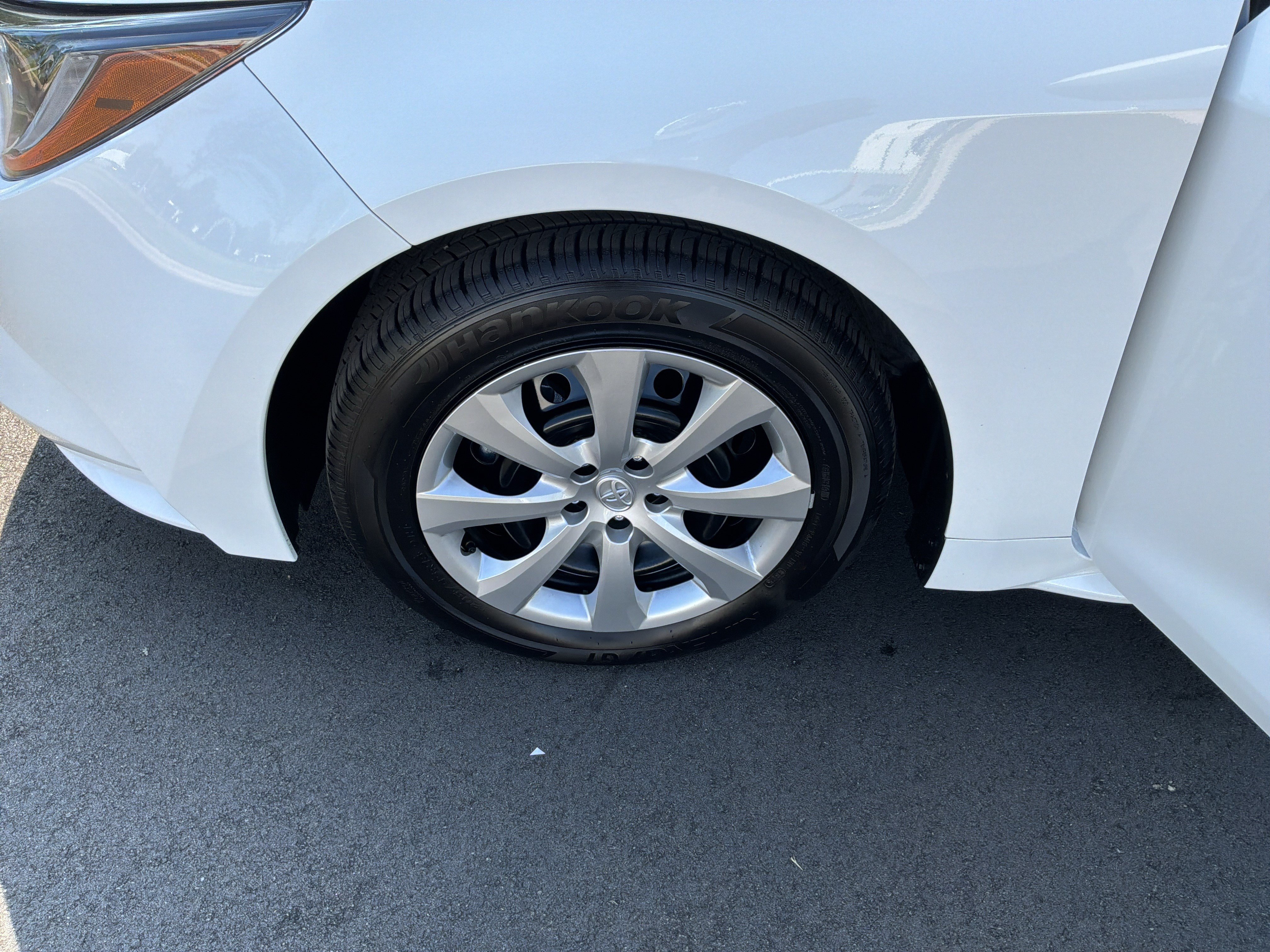 Used 2026 Toyota Corolla LE FWD image 13