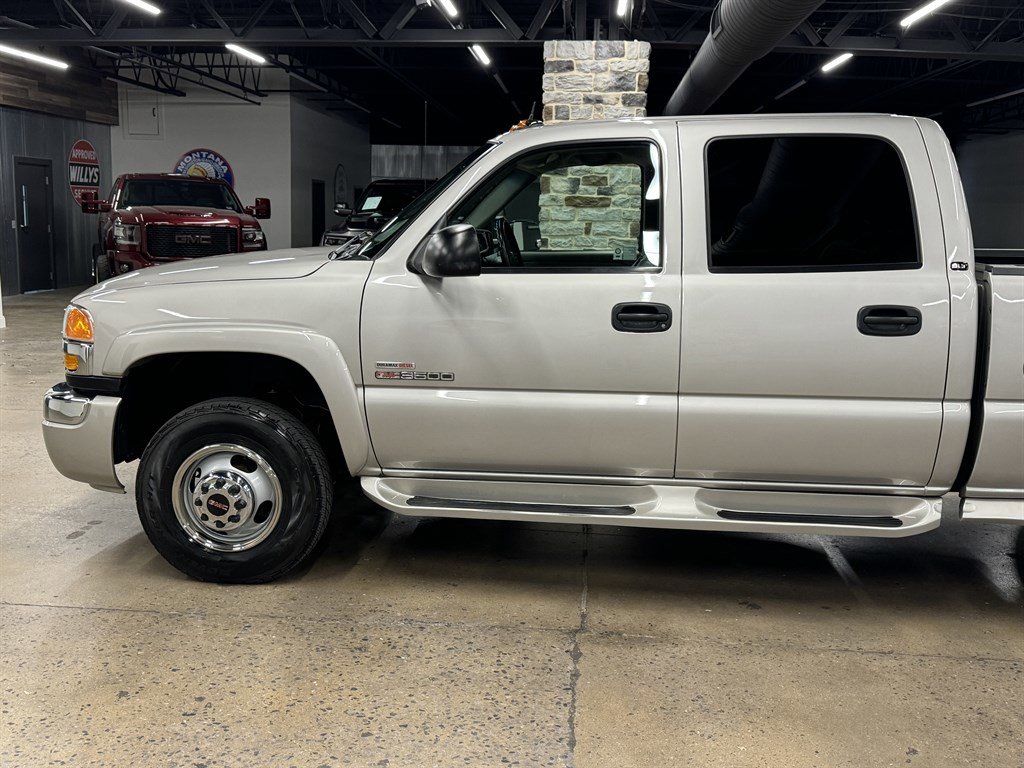 Used 2005 GMC Sierra 3500 SLT w/ Heavy-Duty Power Package AWD/4WD image 5