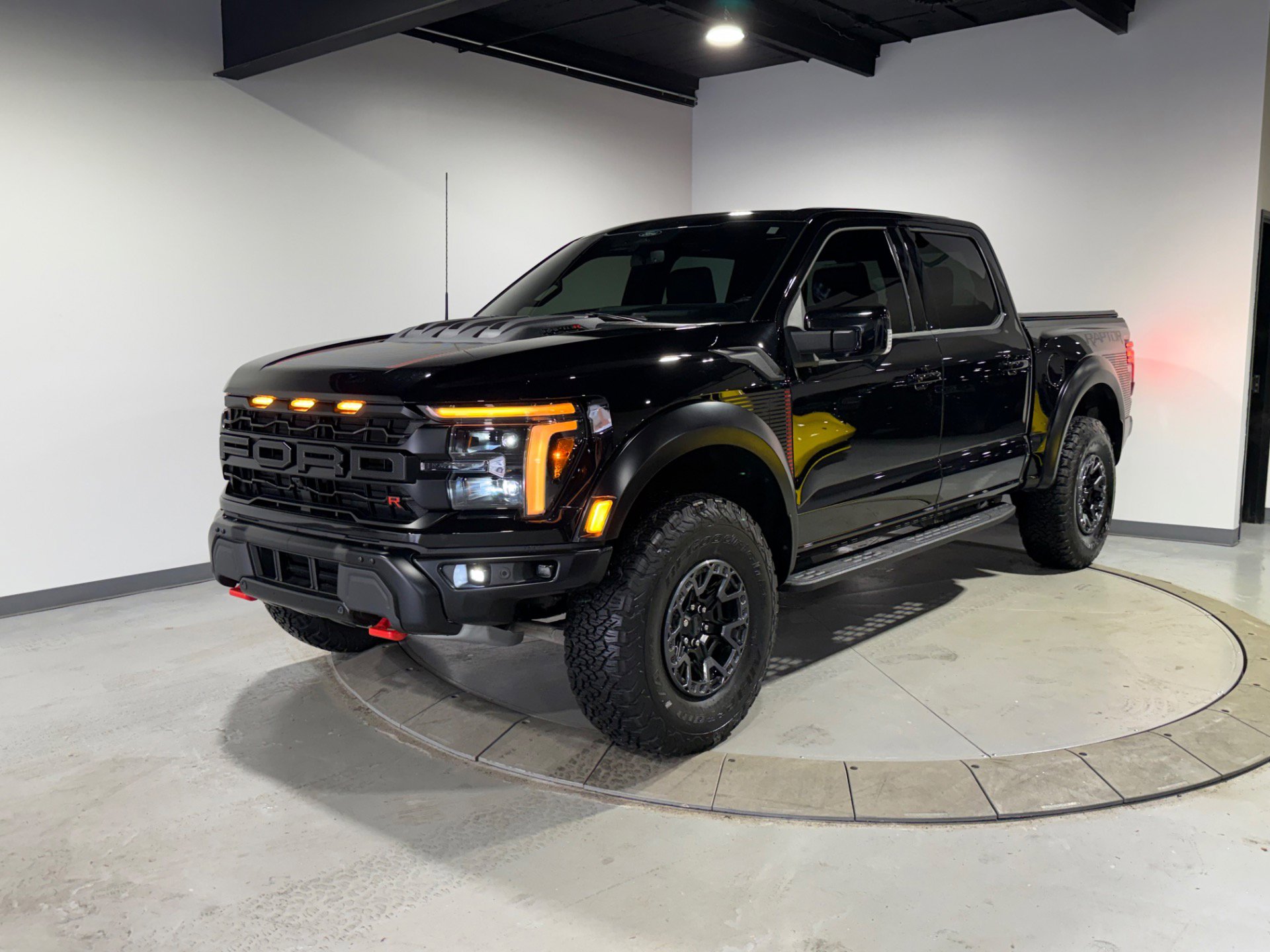 Used 2025 Ford F150 Raptor w/ Equipment Group 803A Raptor R image 2