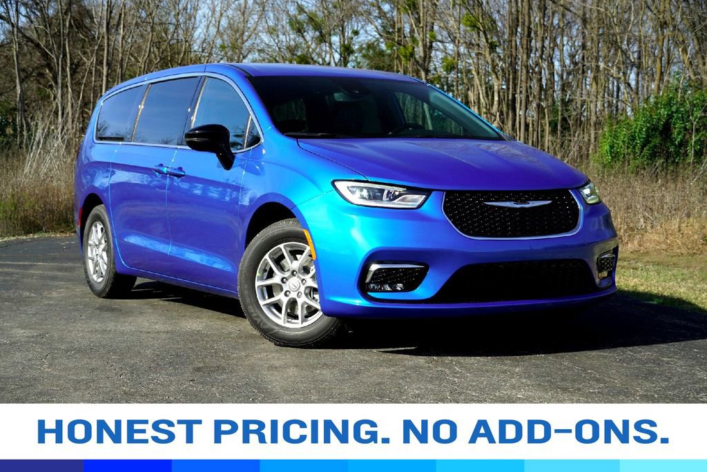 New 2026 Chrysler Pacifica Select