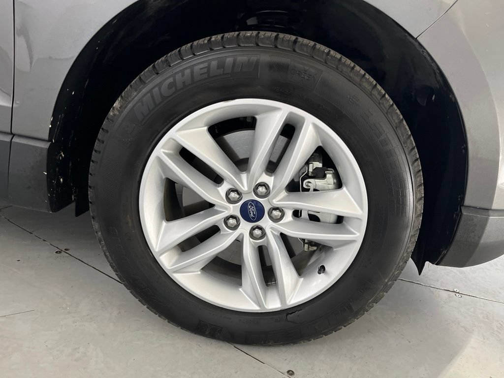 Used 2017 Ford Edge SEL w/ Equipment Group 201A AWD/4WD image 18