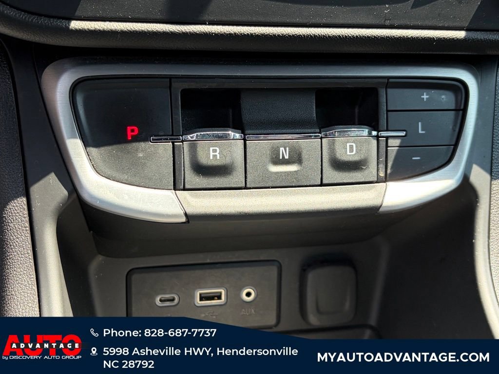Used 2024 GMC Terrain SLE AWD/4WD image 16