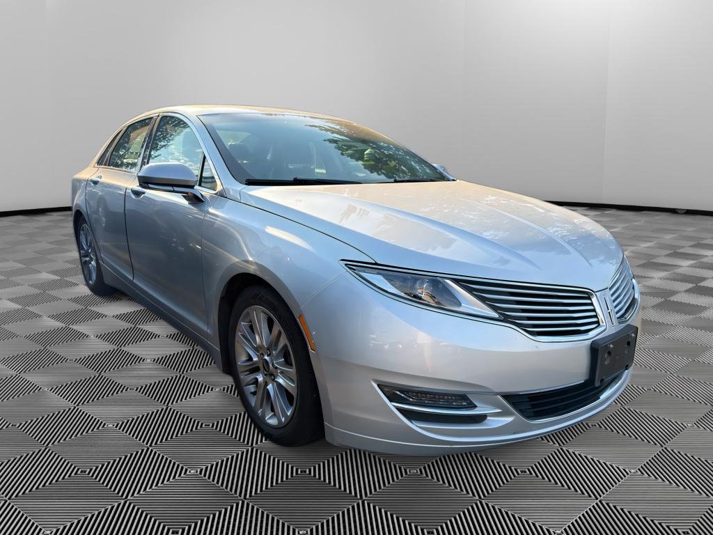 Used 2013 Lincoln MKZ FWD image 3