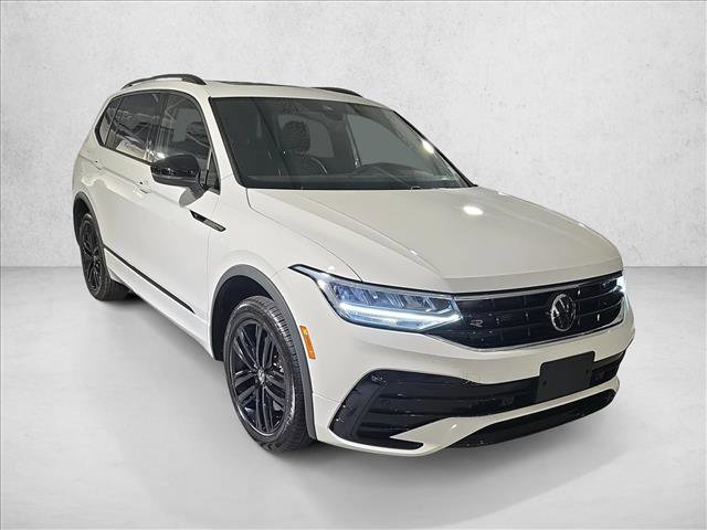 Used 2022 Volkswagen Tiguan SE R-Line image 3