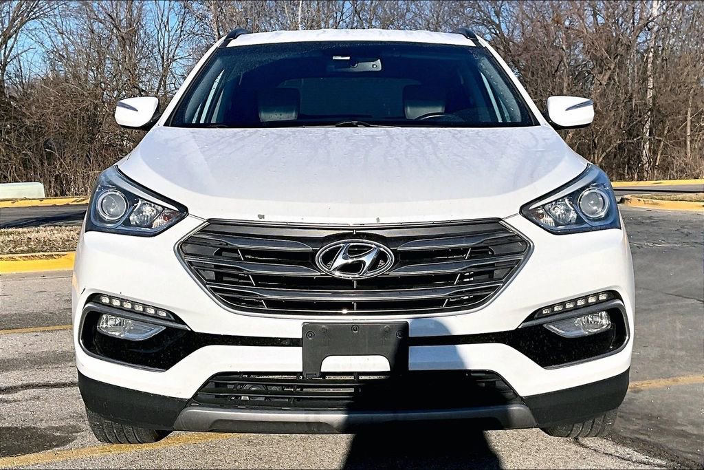 Used 2017 Hyundai Santa Fe Sport image 2