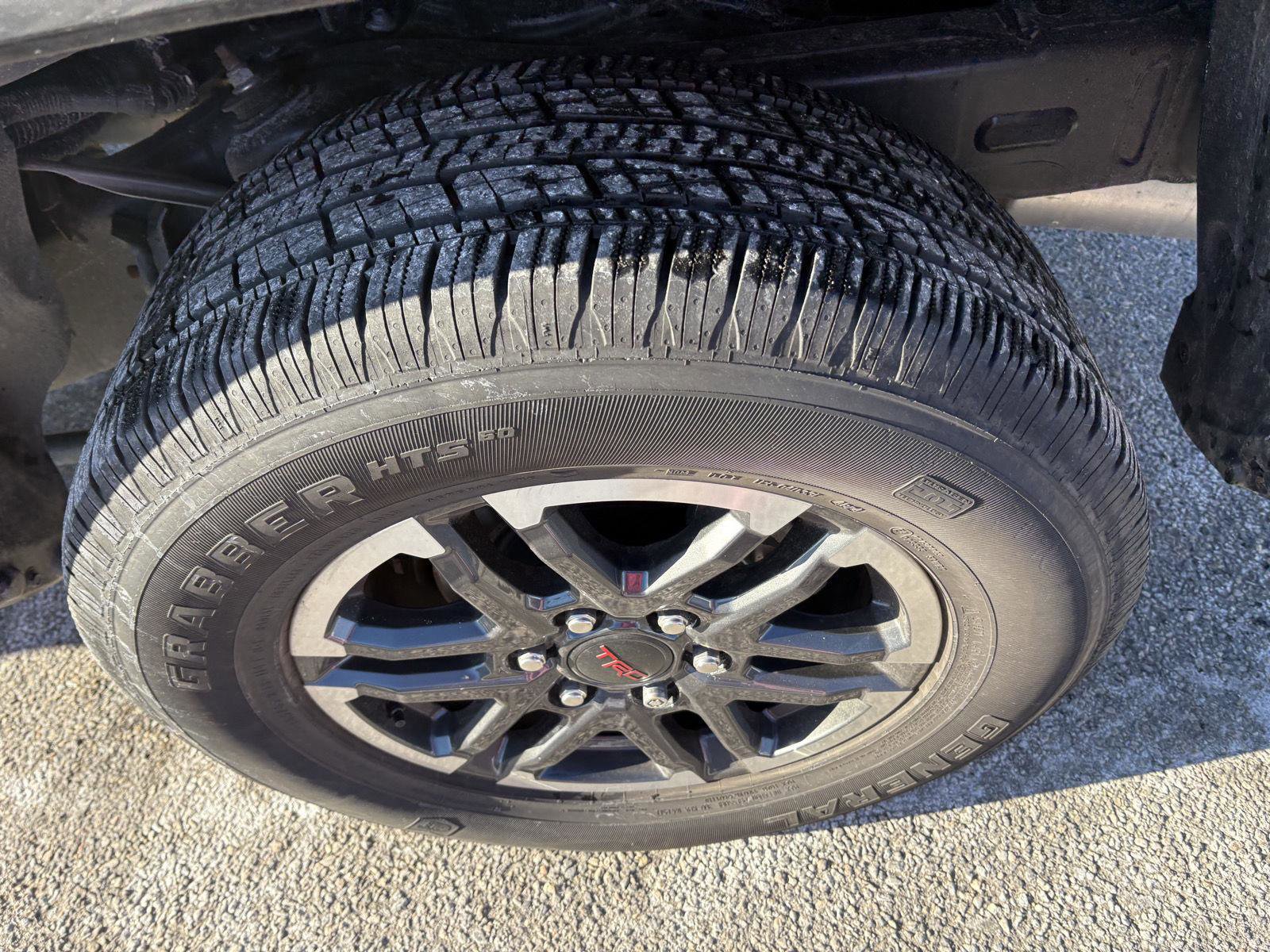 Used 2025 Toyota Tacoma TRD Sport w/ TRD Sport Upgrade Package image 29