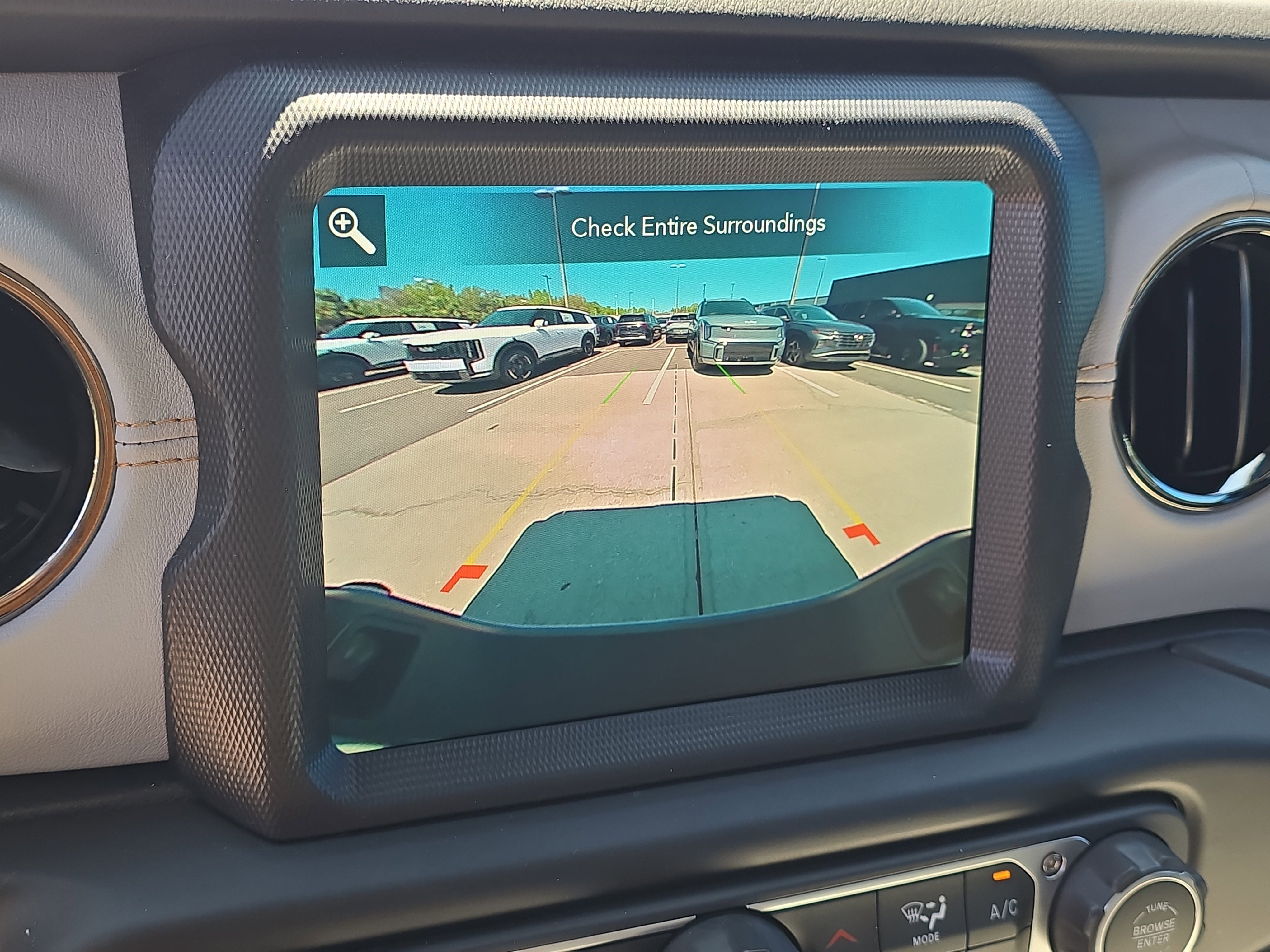 Used 2023 Jeep Gladiator Overland image 23