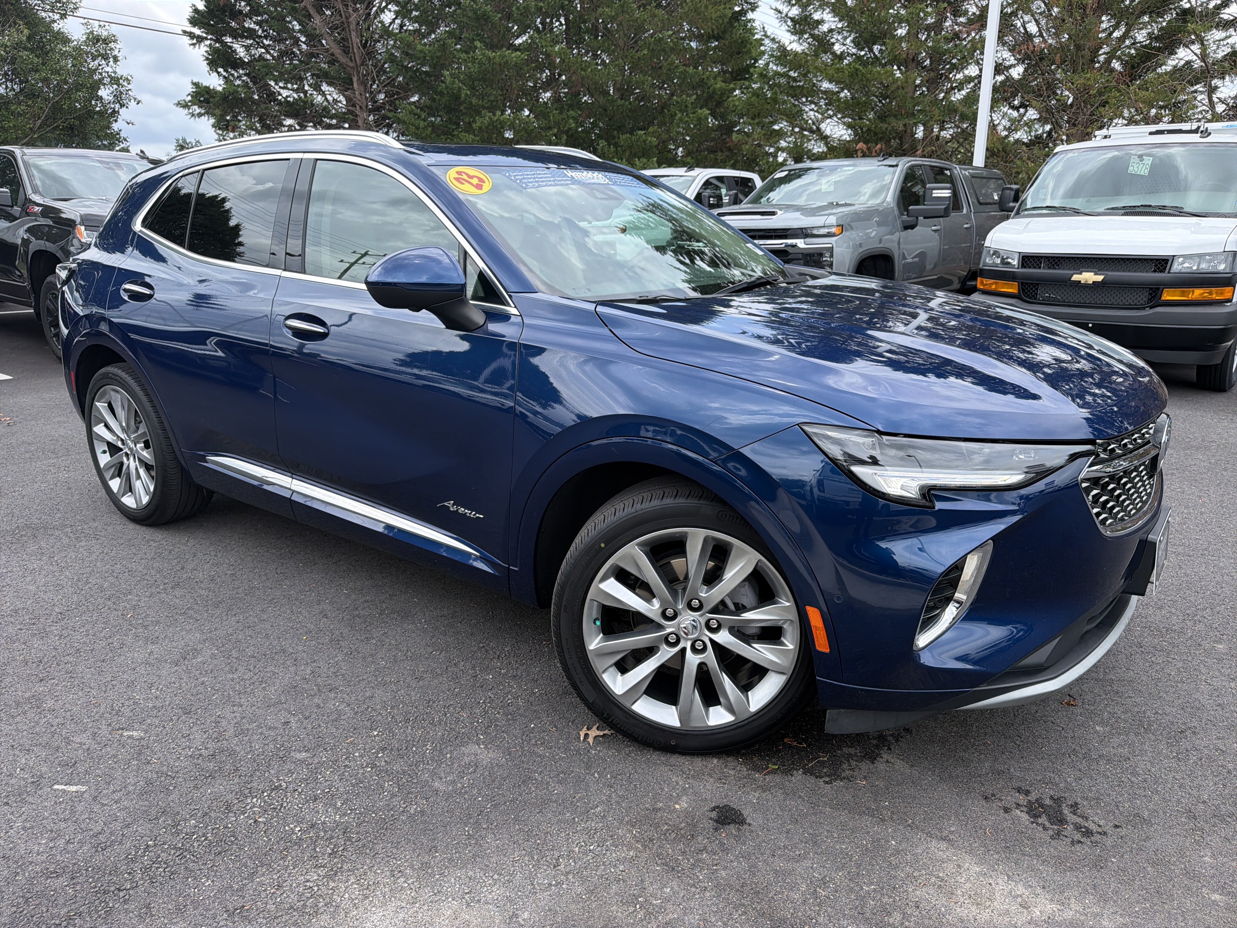 Used 2023 Buick Envision Avenir AWD/4WD image 2
