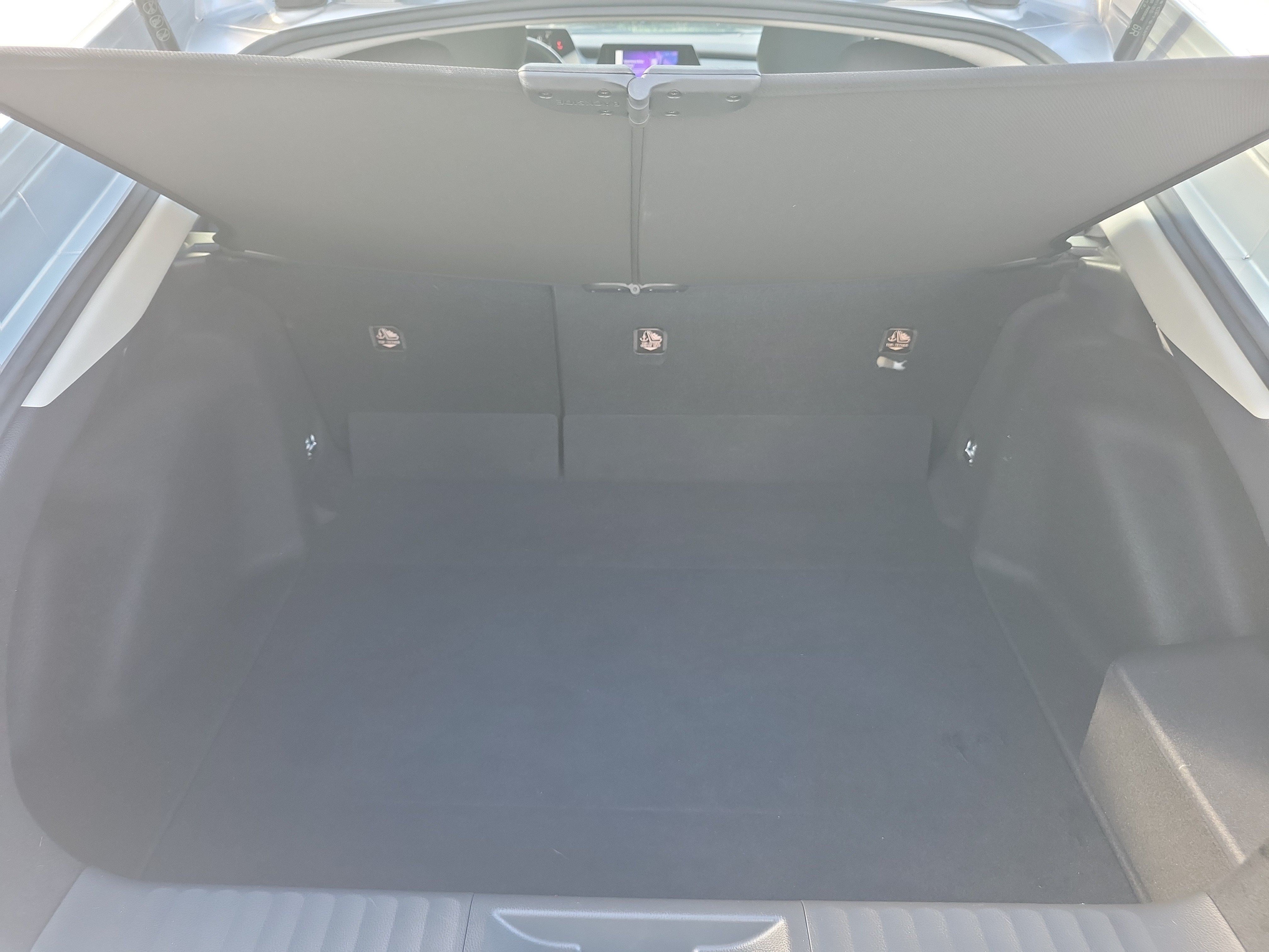 Used 2024 Toyota Prius LE FWD image 9