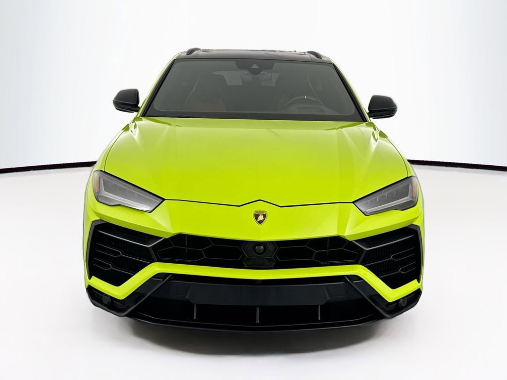 Used 2022 Lamborghini Urus AWD/4WD image 2
