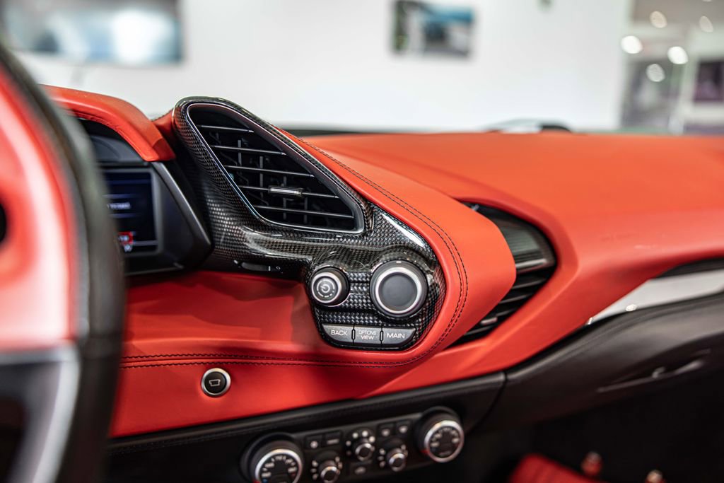 Used 2018 Ferrari 488 GTB RWD image 24