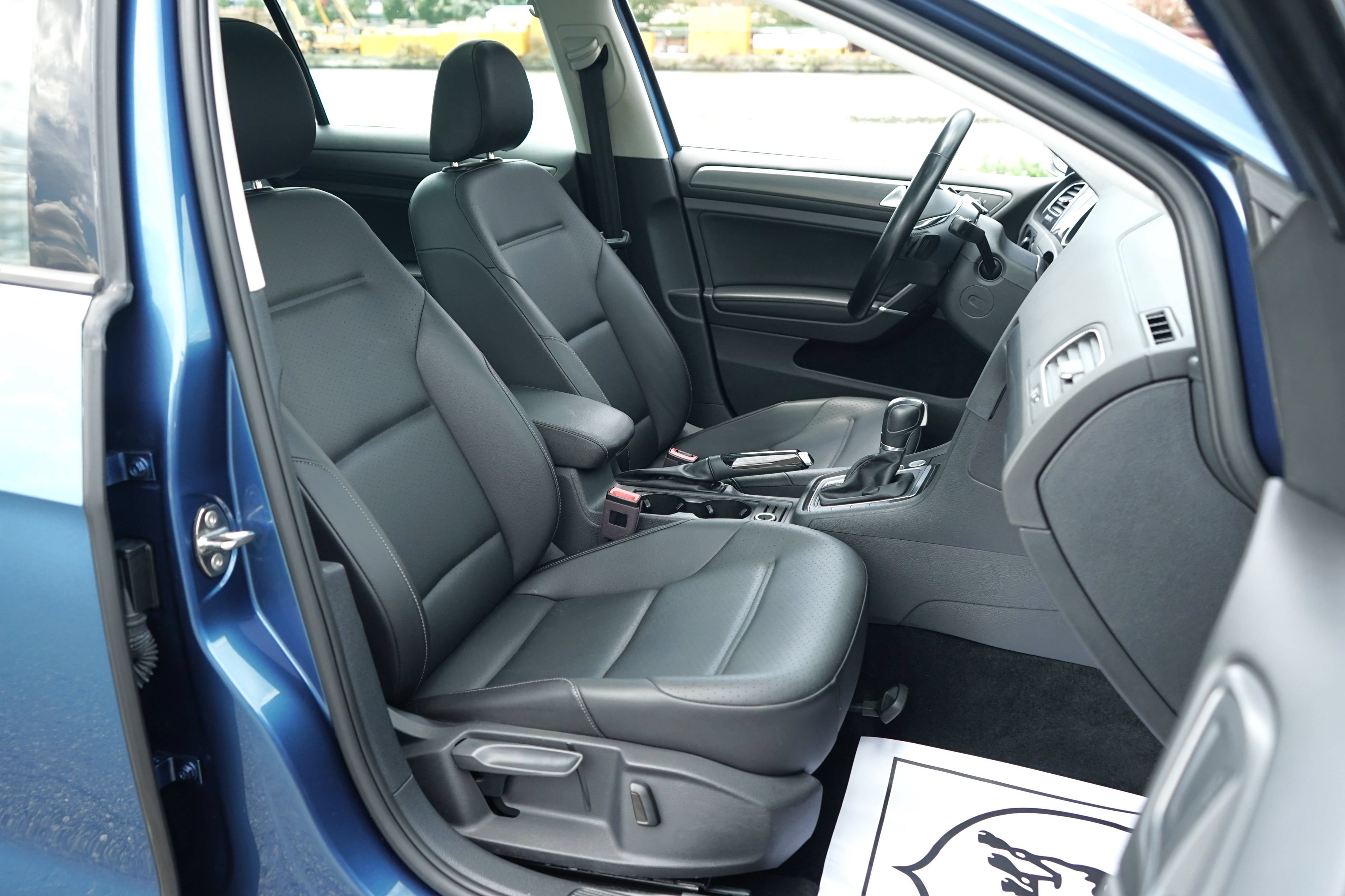 Used 2018 Volkswagen Golf SE FWD image 28