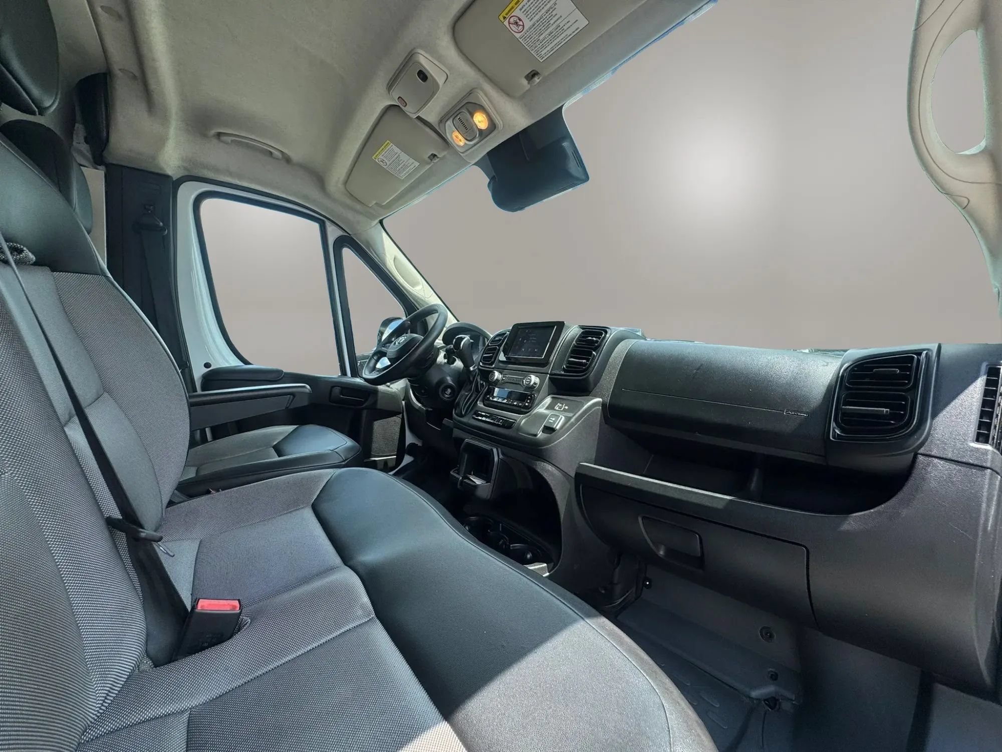 Used 2023 RAM ProMaster 2500 FWD image 15