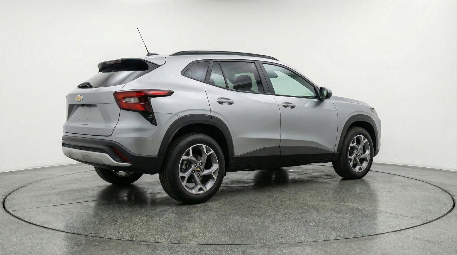 Used 2025 Chevrolet Trax LT w/ LT Convenience Package image 9