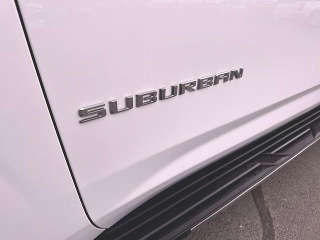 Used 2025 Chevrolet Suburban LT w/ Comfort Package image 31