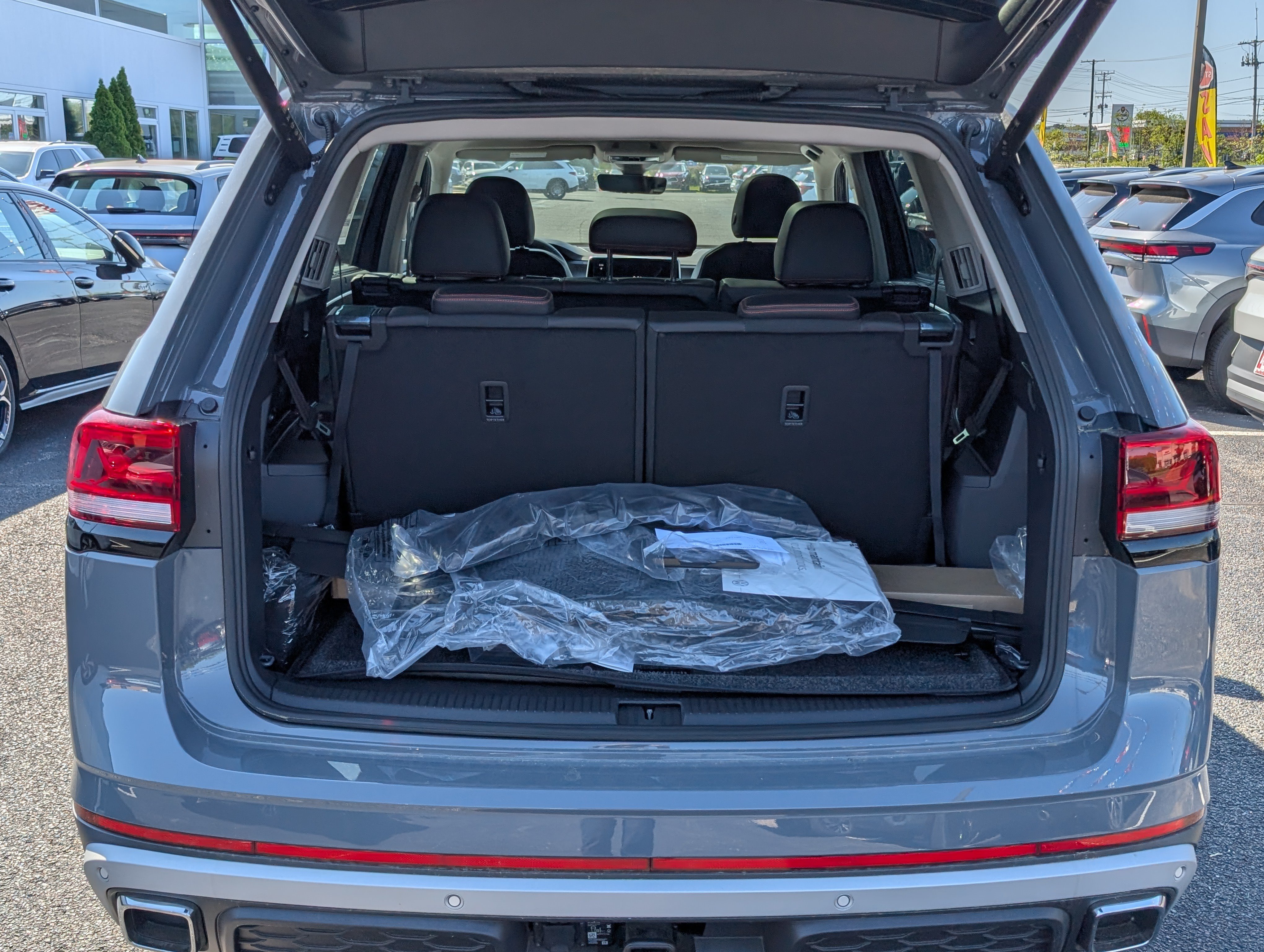 New 2026 Volkswagen Atlas Peak Edition AWD/4WD image 13