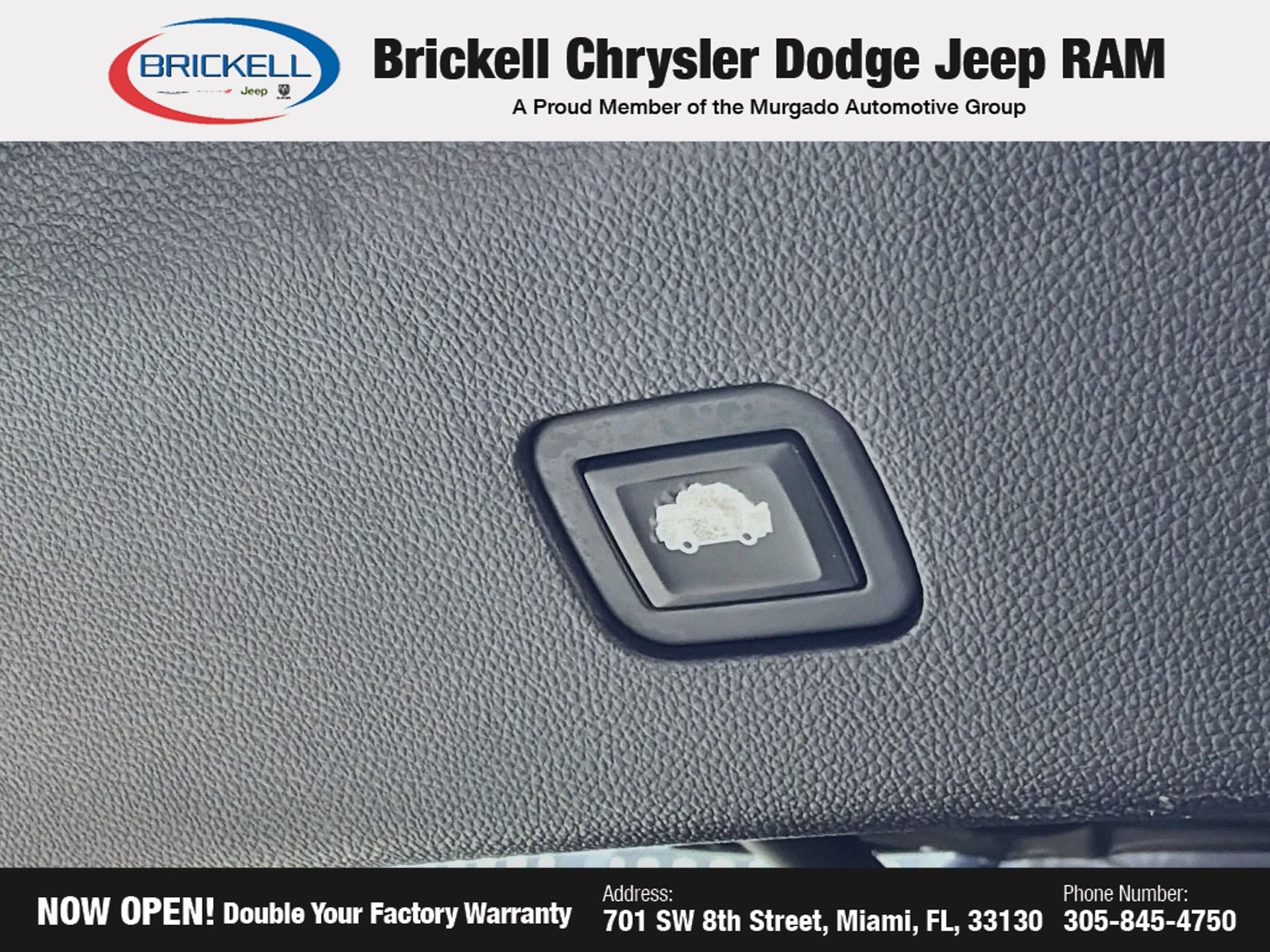 Used 2020 Buick Enclave Essence w/ LPO, Hit The Road Package FWD image 13